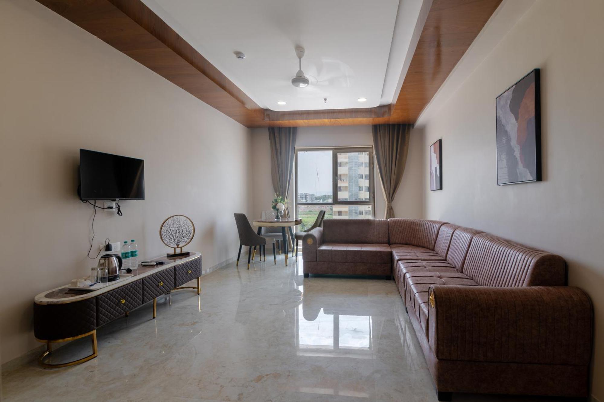 Vits Satyajeet Karad Hotel Bagian luar foto