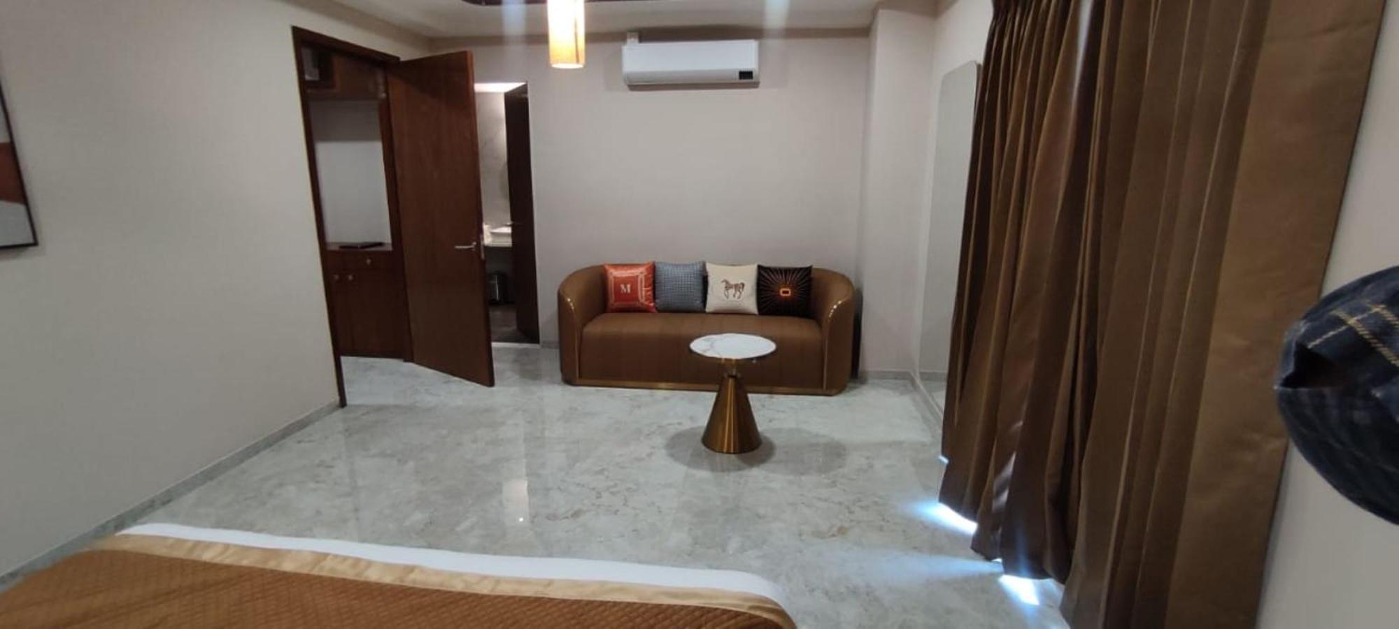 Vits Satyajeet Karad Hotel Bagian luar foto